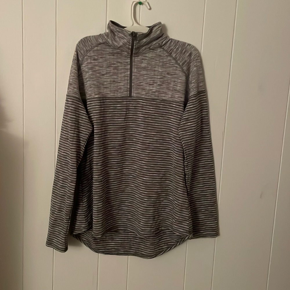 Three-quarter zip pull over